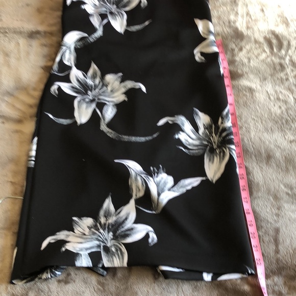 T TAHARI | EUC floral black and white work dress with back zip SIZE 6 - Picture 12 of 12
